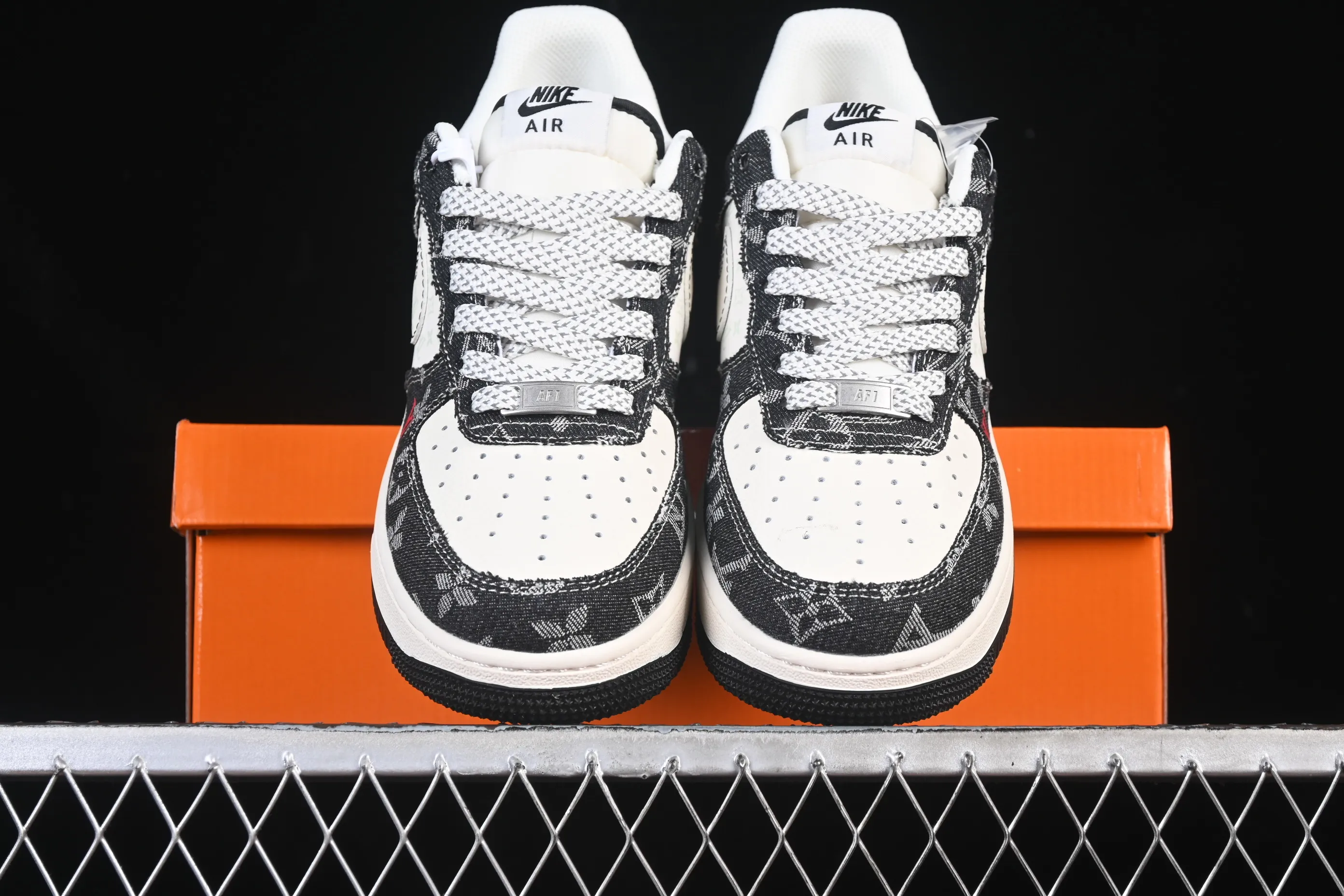 All categories Nk Air Force 1 Air Force series Nk Air Force 1 Low Air Force low-top Nike Air Force 1'07 Low LV co-branded denim beige and black stitching Air Force 1 low-top casual sneakers MZ9588-815